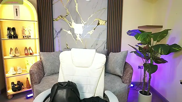 TessaaFox online show from 02.17.26