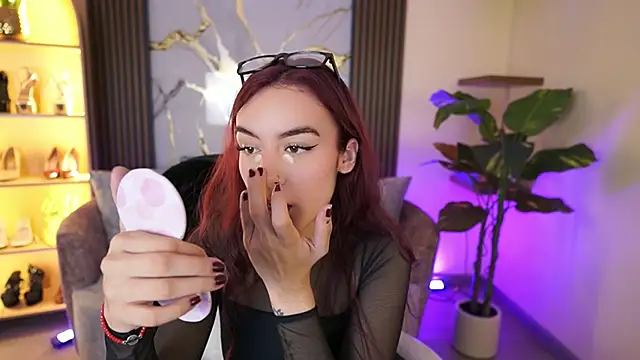 TessaaFox online show from 02.26.26