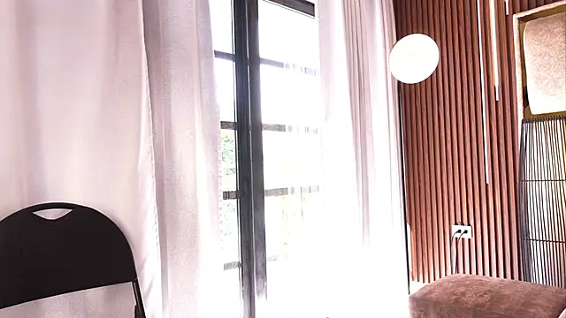 Snapshot of alicia_xoxo chatting on 05.15.26 alicia xoxo online show from 05.15.26