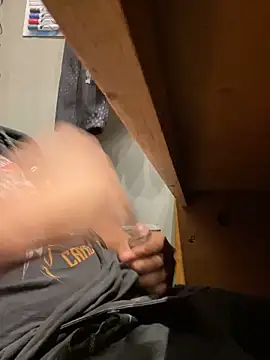 Snapshot of Alex281225 chatting on 11.06.25 Alex281225 online show from 11.06.25