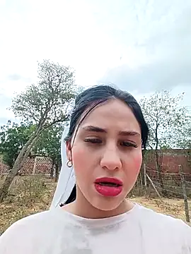 Snapshot of katalellahot03 chatting on 11.29.25 katalellahot03 online show from 11.29.25