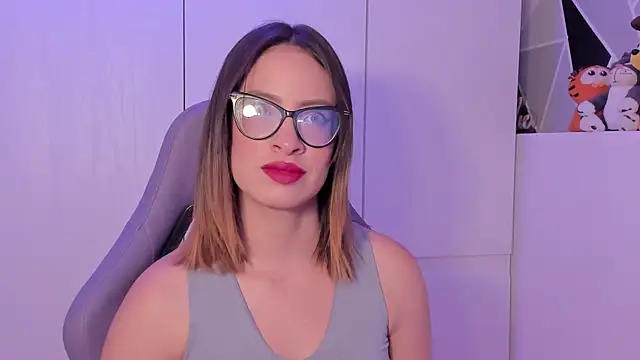 Snapshot of maddie_walton chatting on 11.17.25 maddie walton online show from 11.17.25