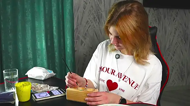 Snapshot of ManaBybel chatting on 11.07.25 ManaBybel online show from 11.07.25