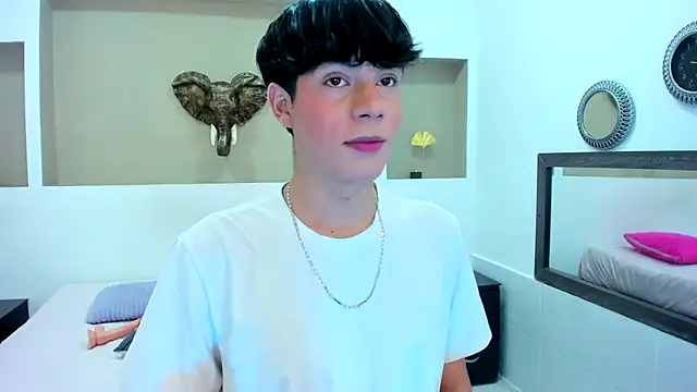 Snapshot of Isaac_Kurtt chatting on 11.07.25 Isaac Kurtt online show from 11.07.25