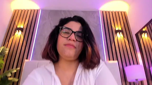 Snapshot of Carlotta_de_velour chatting on 04.23.26 Carlotta de velour online show from 04.23.26