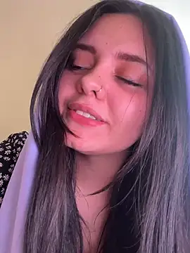 candicewest  online show from 03.10.26