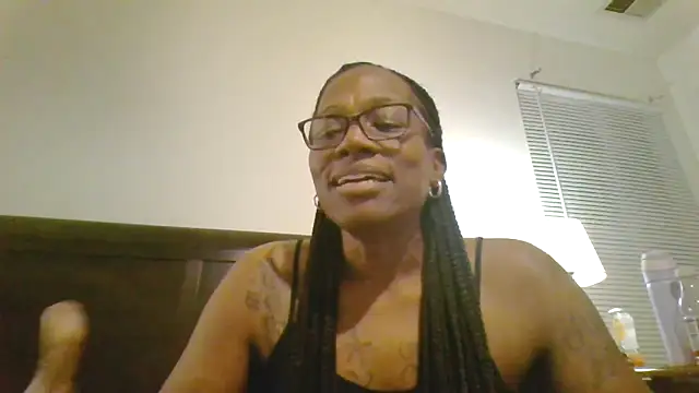 Snapshot of SweetParadise00 chatting on 11.06.25 SweetParadise00 online show from 11.06.25