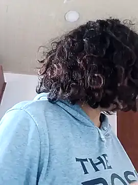 Snapshot of iriss_05 chatting on 11.21.25 iriss 05 online show from 11.21.25