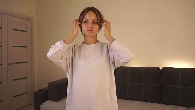 Snapshot of VinnieLaguna chatting on 11.07.25 VinnieLaguna online show from 11.07.25