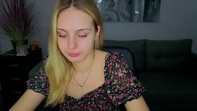 Snapshot of Tina_Jonesi chatting on 11.10.25 Tina Jonesi online show from 11.10.25