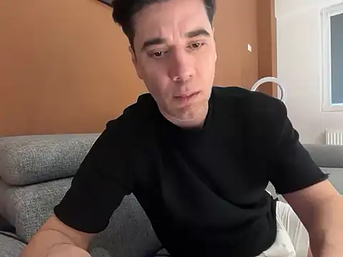 Snapshot of marcoo_x chatting on 02.18.26 marcoo x online show from 02.18.26