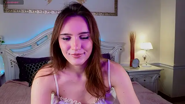 Snapshot of SofiBelucci chatting on 11.07.25 SofiBelucci online show from 11.07.25