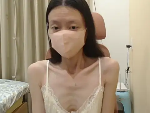 Lil-Cherries online show from 04.05.26