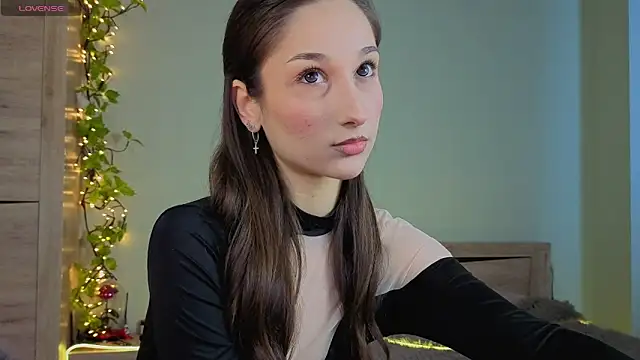 Snapshot of VYBEON chatting on 04.02.26 VYBEON online show from 04.02.26