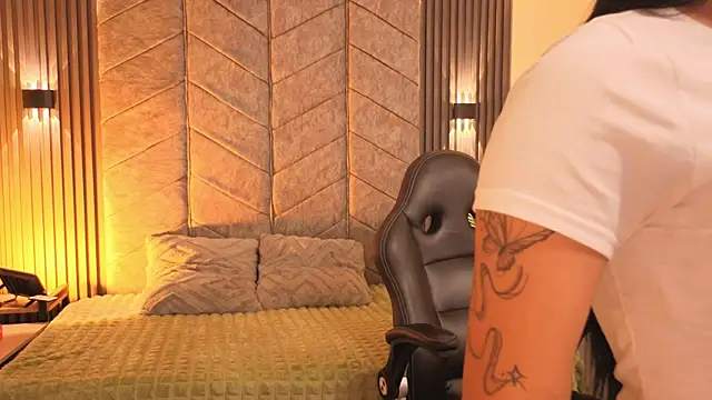 AuroraLanee  online show from 11.11.25