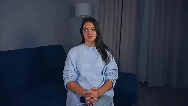 Snapshot of MathaMcrae chatting on 11.10.25 MathaMcrae online show from 11.10.25