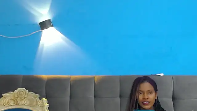 Snapshot of Aliis_Love chatting on 11.18.25 Aliis Love online show from 11.18.25