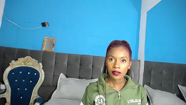 Snapshot of Aliis_Love chatting on 11.19.25 Aliis Love online show from 11.19.25