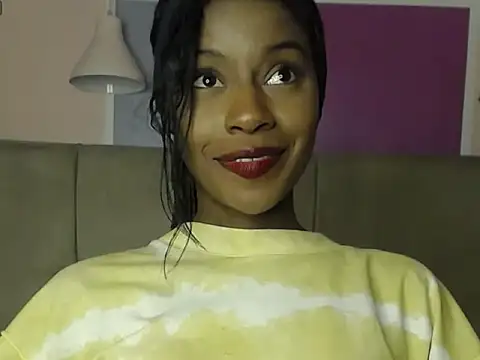 Snapshot of Aliis_Love chatting on 12.14.25 Aliis Love online show from 12.14.25