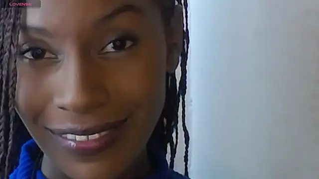 Snapshot of Aliis_Love chatting on 12.19.25 Aliis Love online show from 12.19.25