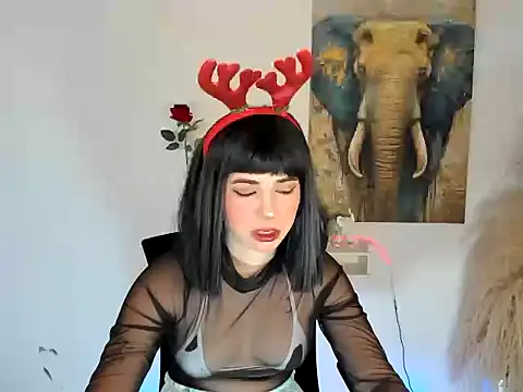 Snapshot of Hollysquirtx chatting on 11.10.25 Hollysquirtx online show from 11.10.25