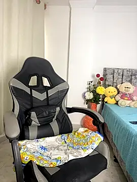 Snapshot of _emiily_pink chatting on 11.11.25 emiily pink online show from 11.11.25