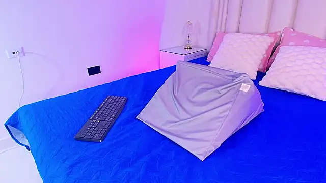 alanarose18 online show from 02.23.26