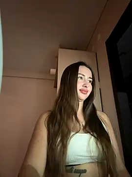 Snapshot of Dianagoldennnn chatting on 11.12.25 Dianagoldennnn online show from 11.12.25