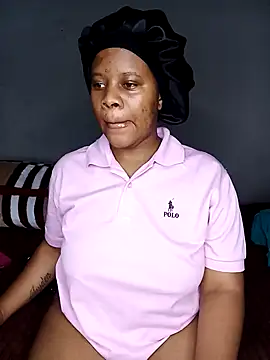 Snapshot of Emmylove-xr25 chatting on 11.18.25 Emmylove-xr25 online show from 11.18.25