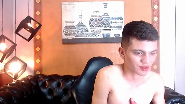 Snapshot of Lucian_Mills chatting on 11.08.25 Lucian Mills online show from 11.08.25