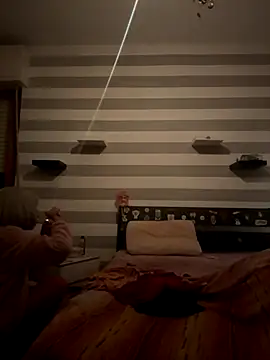 Dildapassivella online show from 11.22.25