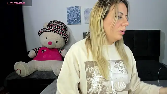 ariannawil online show from 04.16.26