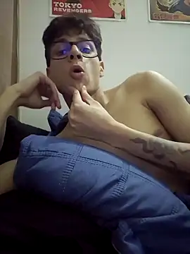 Snapshot of Mateeo_G chatting on 11.13.25 Mateeo G online show from 11.13.25