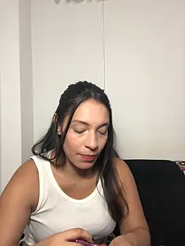 Snapshot of Vianca_Costt chatting on 05.22.26 Vianca Costt online show from 05.22.26