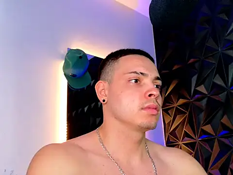 Snapshot of Maxwell_Dupont chatting on 11.14.25 Maxwell Dupont online show from 11.14.25