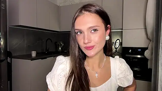 MagdaLavezzo online show from 11.18.25