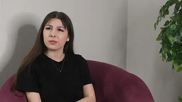 Snapshot of BrittanieBlunt chatting on 11.14.25 BrittanieBlunt online show from 11.14.25