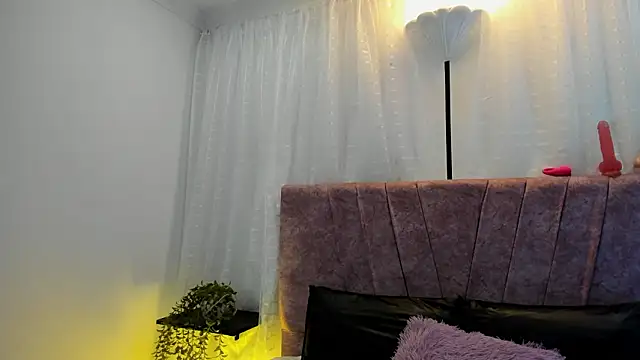 Victoriaa Anderson online show from 03.17.26