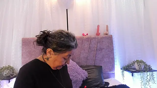 Victoriaa Anderson online show from 04.01.26