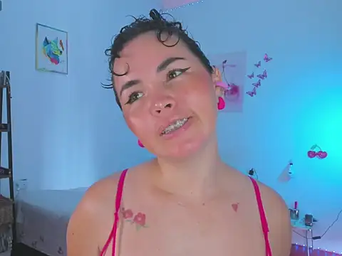 Snapshot of liana_sexy4u chatting on 11.10.25 liana sexy4u online show from 11.10.25