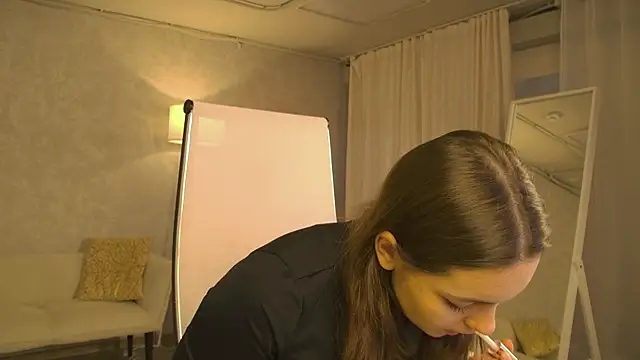 FrancescaCavaliere online show from 12.16.25