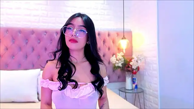 Snapshot of miel_18 chatting on 02.28.26 miel 18 online show from 02.28.26