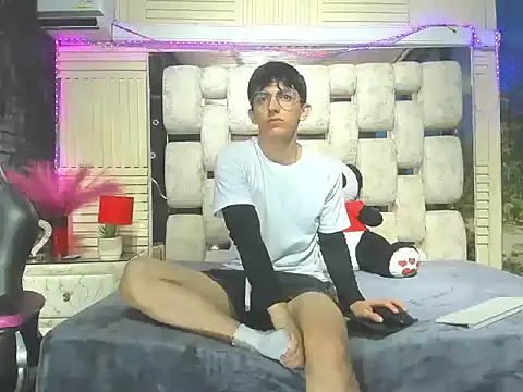 ElanGiraldo online show from 03.02.26