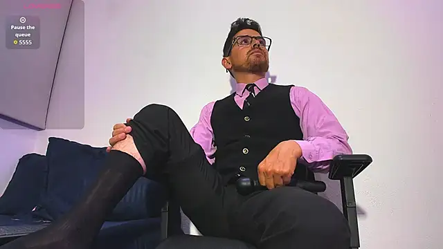 Snapshot of Prince1_dark chatting on 11.30.25 Prince1 dark online show from 11.30.25