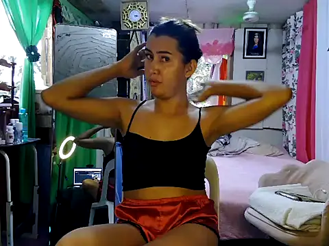 Snapshot of ur_hot_jenelle chatting on 07.26.26 ur hot jenelle online show from 07.26.26