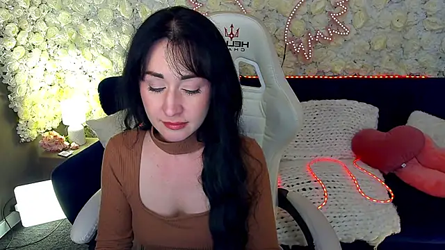 Snapshot of CarolinaaFoxyyy chatting on 04.10.26 CarolinaaFoxyyy online show from 04.10.26