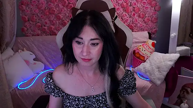 Snapshot of CarolinaaFoxyyy chatting on 05.20.26 CarolinaaFoxyyy online show from 05.20.26