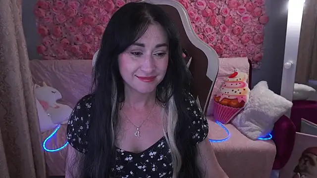 Snapshot of CarolinaaFoxyyy chatting on 05.24.26 CarolinaaFoxyyy online show from 05.24.26