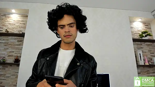 Snapshot of alezander8 chatting on 11.16.25 alezander8 online show from 11.16.25