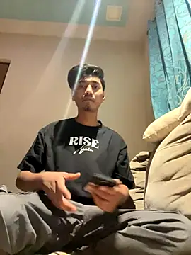 Snapshot of RonnySlim chatting on 11.11.25 RonnySlim online show from 11.11.25